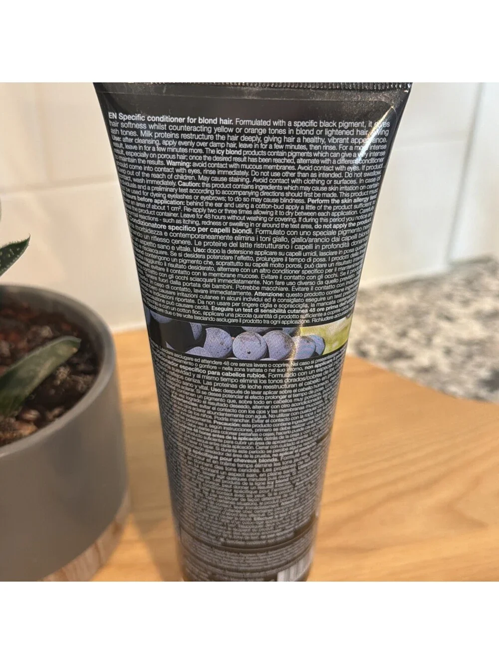 Milk_Shake Icy Blond Conditioner, Black Pigment for Platinum Hair 8.4oz, New
